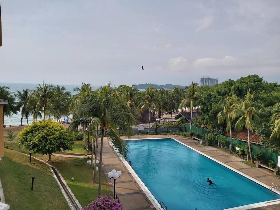 Nat'S Seri Bulan Beach, Pool Home @Teluk Kemang Port Dickson Exterior photo